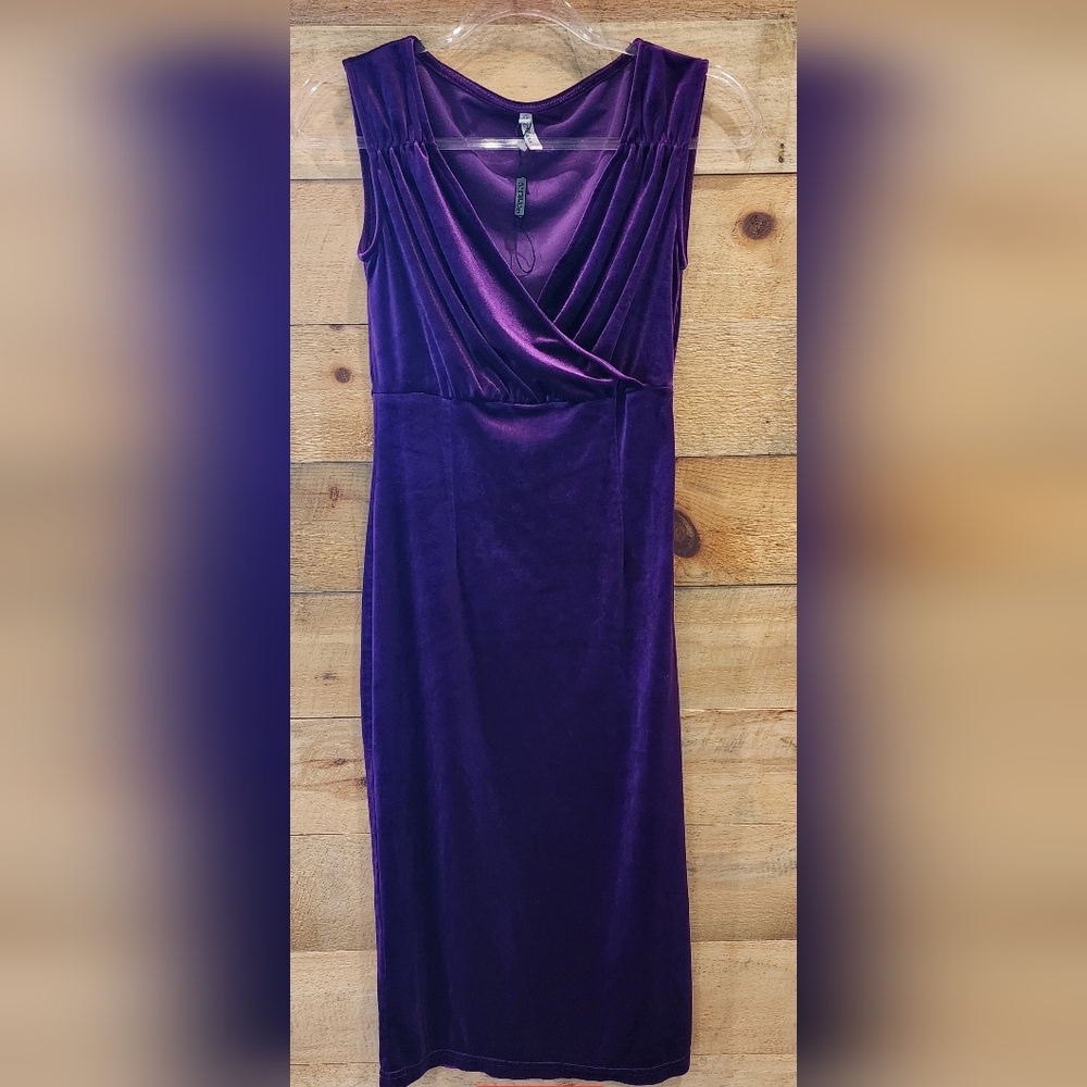 Elegant Purple Velvet Sleeveless Wrap-Front Dress